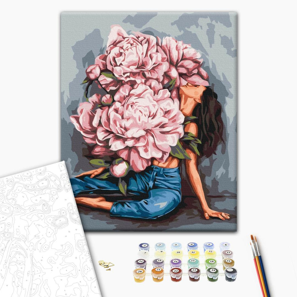 Afbeeldingen op nummer Draaikolk van pioenen @Daria Mikhailishina